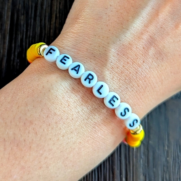 Taylor Swift Friendship Bracelets Fearless Vinyl Disc Stretchable Stackable Teen - Picture 4 of 4